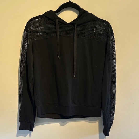 🌸Garage Black Mesh Detail Top - Picture 1 of 5